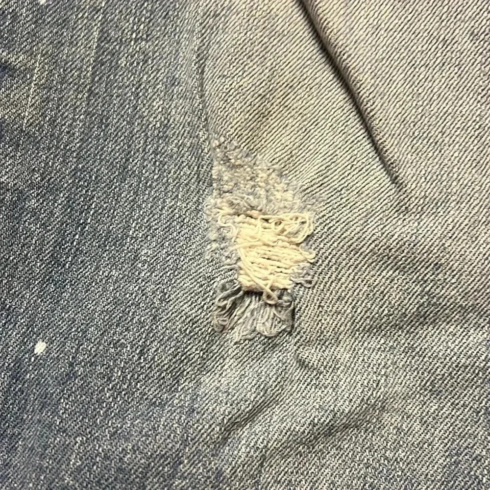 Gap skinny distressed light wash jeans - Picture 2 of 8